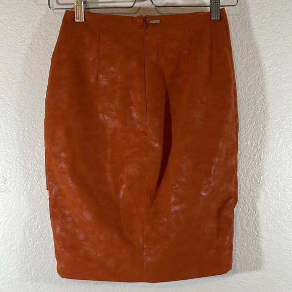 GUESS Rosalba Faux-Leather Mini Skirt Ginger Spice Size XS NEW - Picture 5 of 10